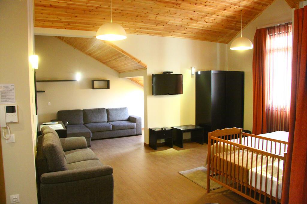 Apartamentos Kosmos Horta  Værelse billede