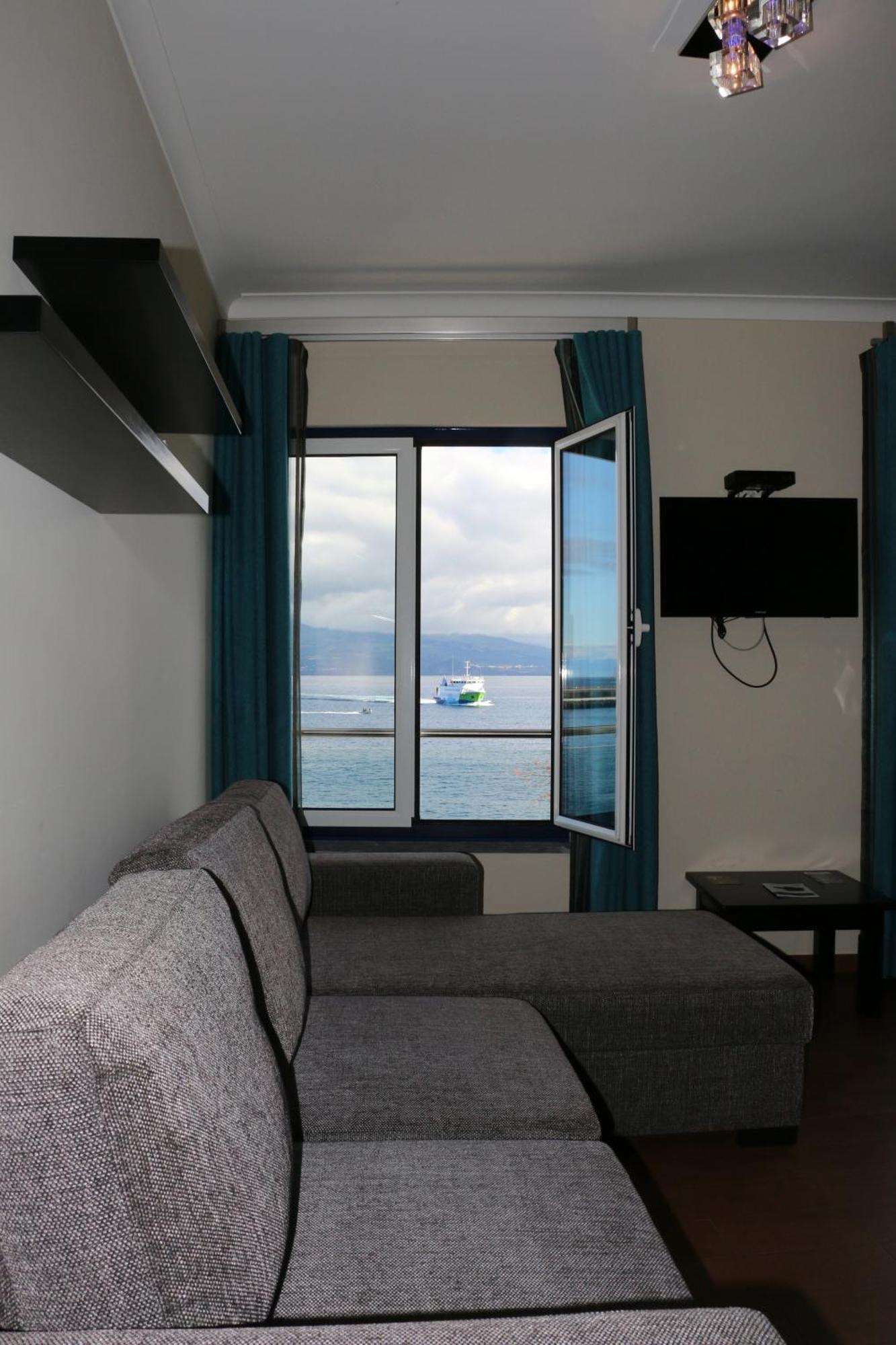 Apartamentos Kosmos Horta  Værelse billede