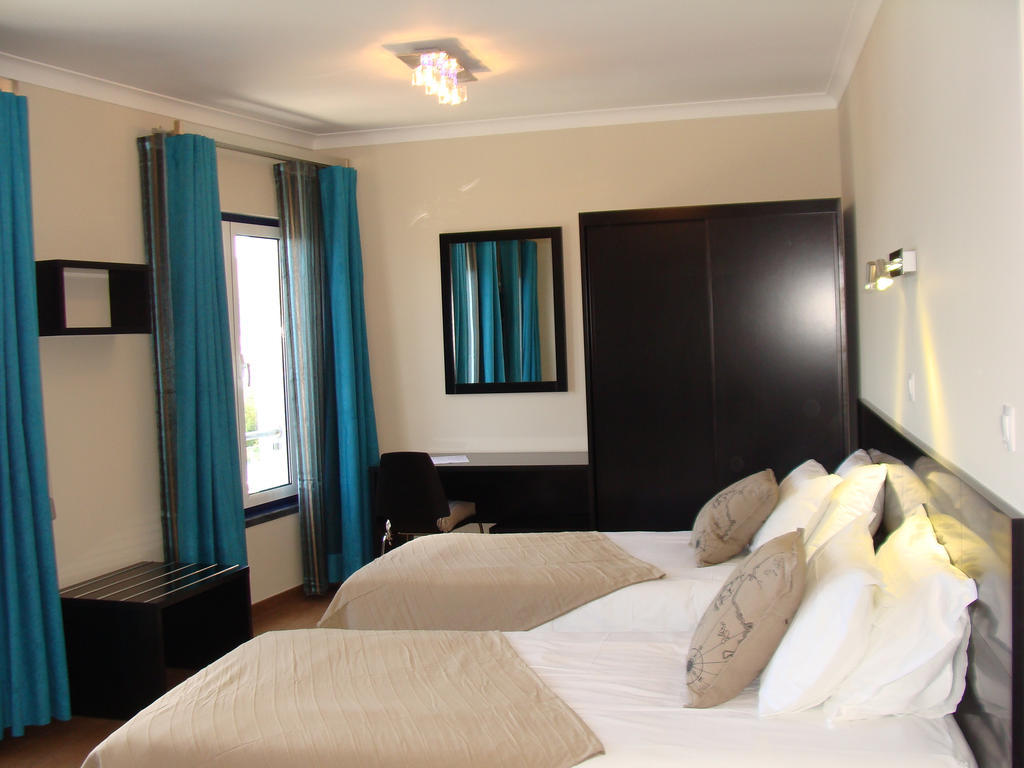 Apartamentos Kosmos Horta  Værelse billede